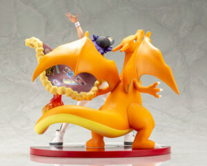 Figura Leon Lionel Charizard Pokemon Center Chile
