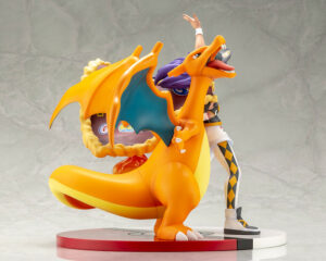 Figura Leon Lionel Charizard Pokemon Center Chile
