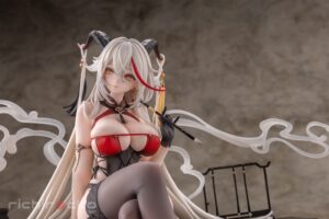 Figura Agir Golden Dragon Among Auspicious Clouds Ver. 1/6 Azur Lane AniGame Tienda Figuras Anime Chile