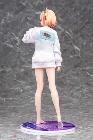 Figura Chisato Nishikigi: Oversized Sweatshirt Ver. 1/7 Lycoris Recoil Phat Company Tienda Figuras Anime Chile