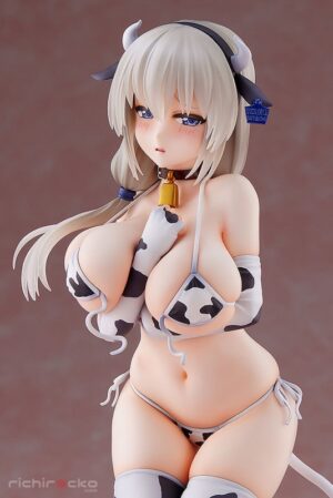 Figura Tsuki Uzaki (Cow Bikini) 1/7 Uzaki-chan wa Asobitai! WAVE Tienda Figuras Anime Chile